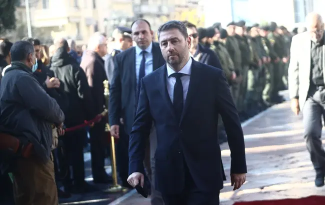 nikos androulakis