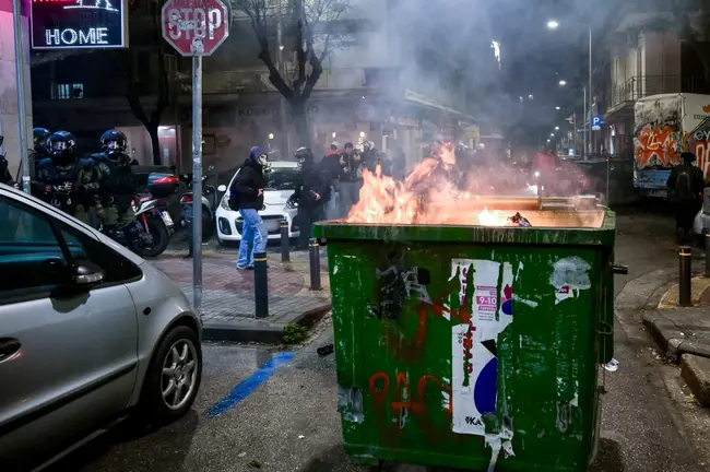 Φωτιά σε κάδο στη Θεσσαλονίκη