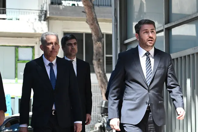 Συνάντηση Ανδρουλάκη με τον επικεφαλής της ΑΔΑΕ
