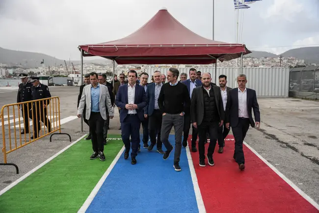 Συνάντηση Μητσοτάκη με Τούρκους τουρίστες