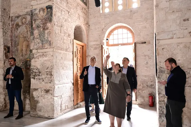 Επίσκεψη Μητσοτάκη στη Μονή Δαφνίου