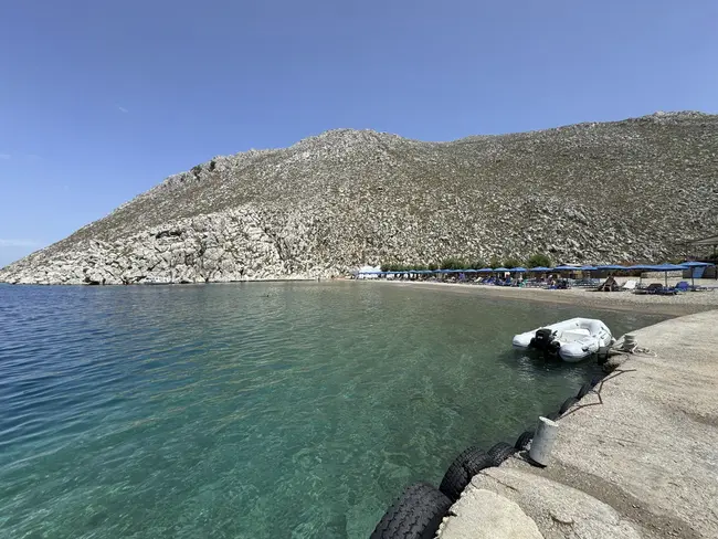 Η παραλία Αγίου Νικολάου, από όπου φέρεται να αναχώρησε ο Μάικλ Μόσλεϊ