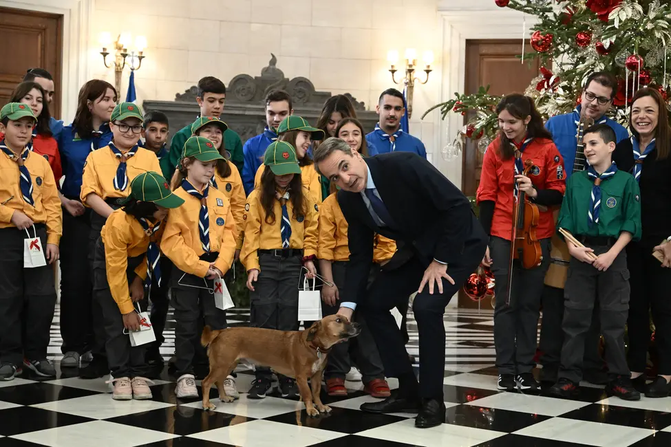 Ο πρωθυπουργός άκουσε τα πρωτοχρονιάτικα κάλαντα