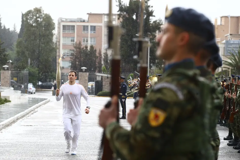 Στους δρόμους της Αθήνας η Ολυμπιακή Φλόγα