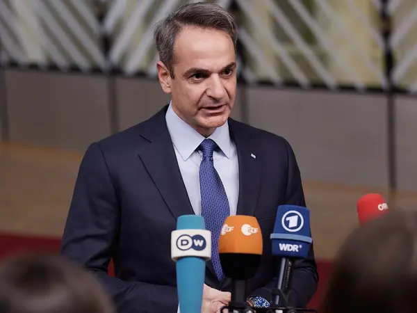 mitsotakis synodos.jpg