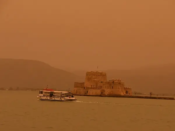 Αφρικανική σκόνη στο Ναύπλιο