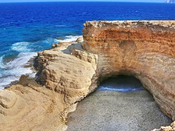 Η παραλία «πισίνα»