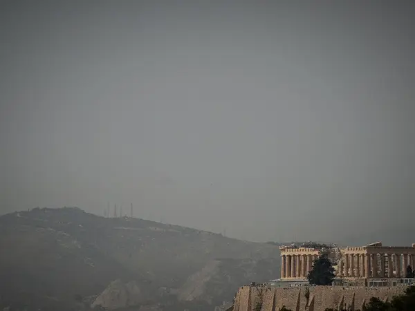 Ζεστός καιρός στην Αθήνα