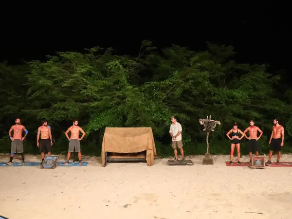 Survivor: Μπλε και Κόκκινοι