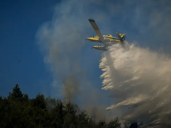 aeroplano pyrosvestiki