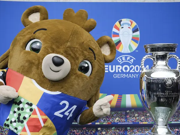 euro2024-trophy