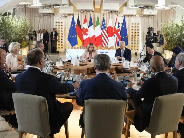 g7