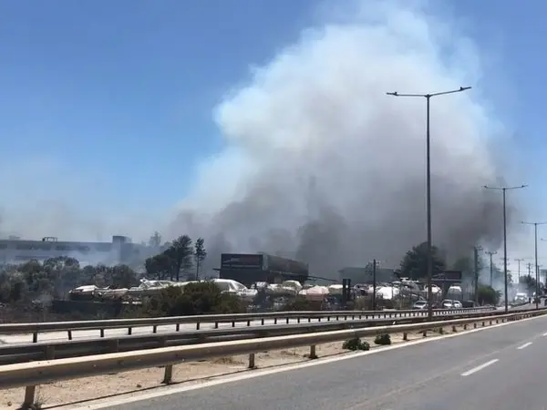 Φωτιά στη Βάρης Κορωπίου