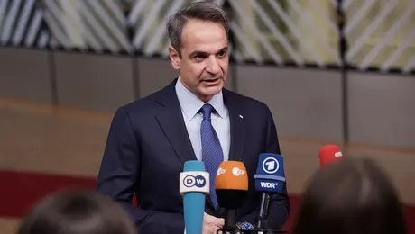 mitsotakis synodos.jpg