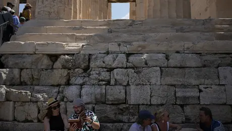 Τουρίστες στην Ακρόπολη