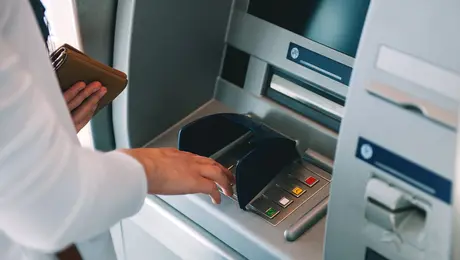 Ανάληψη σε μηχάνημα ATM