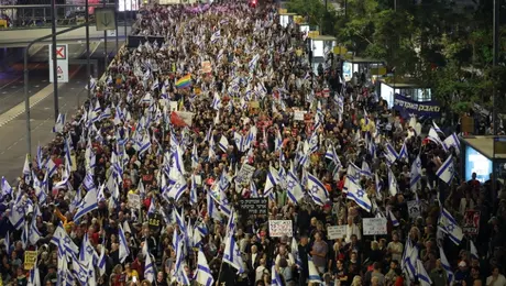 Μαζική διαδήλωση στο Ισραήλ κατά του Νετανιάχου