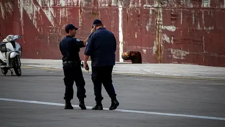 Λιμενικό σε λιμάνι