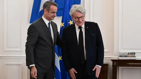 mitsotakis epitropos